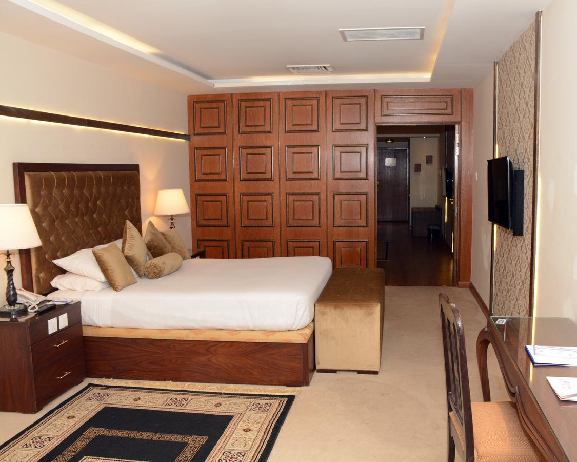 Islamabad Hotel Exterior photo