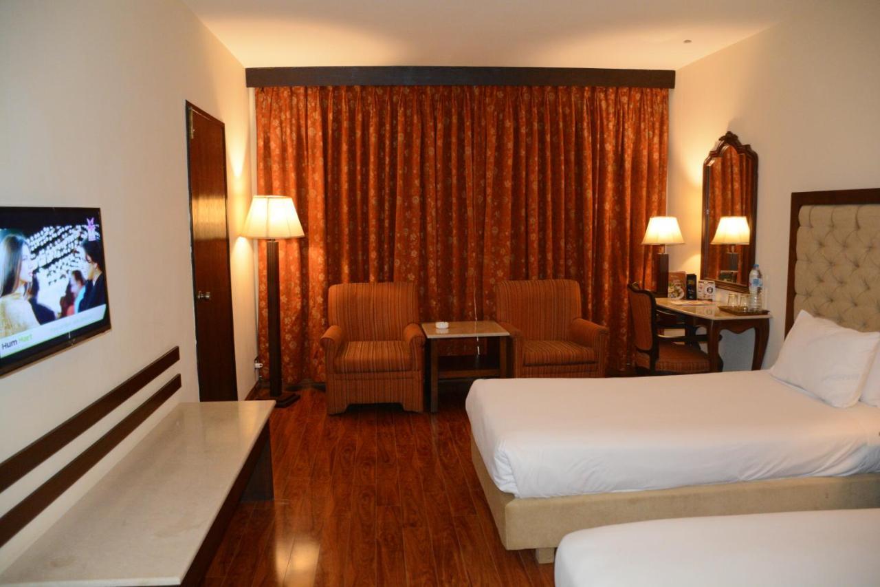 Islamabad Hotel Exterior photo